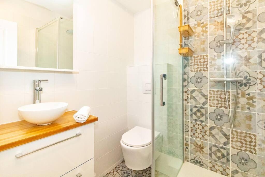 Oceanides - Studio Renove Avec Magnifique Vue Mer - Saint-Gilles-Les-Bains Kültér fotó